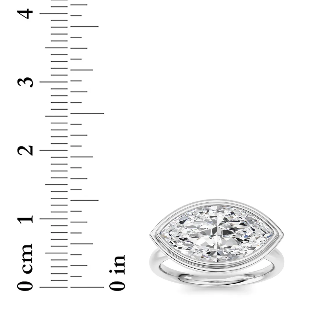 Anhelo Encendido lab grown diamond ring, detail of the marquise diamond