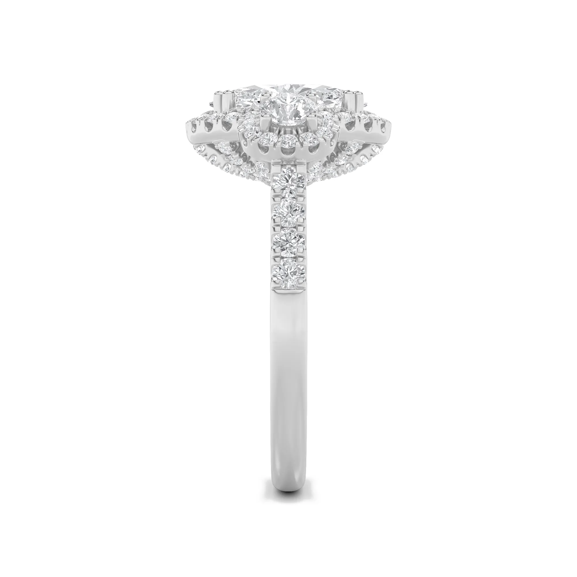 Cumbre de Estrella lab grown diamond ring, detail of the oval diamond