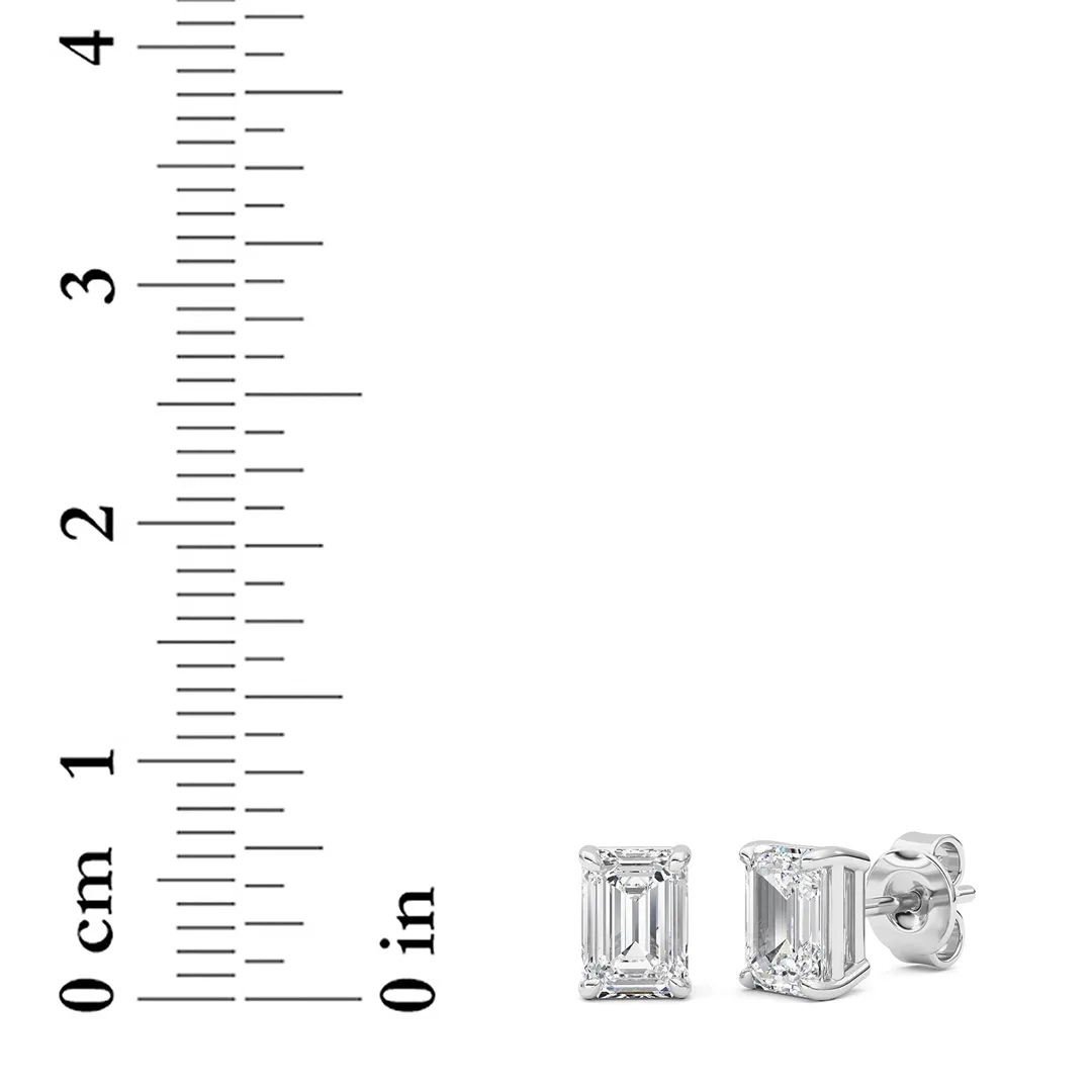 Vuelo Sagrado lab grown diamond earrings, detail of the emerald diamond