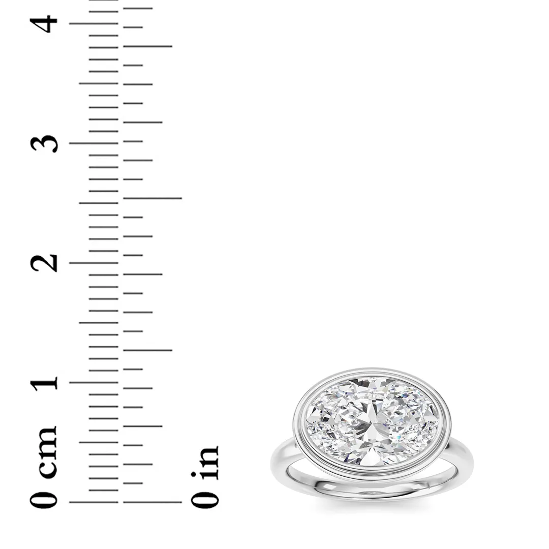 Memoria del Alba lab grown diamond ring, detail of the oval diamond