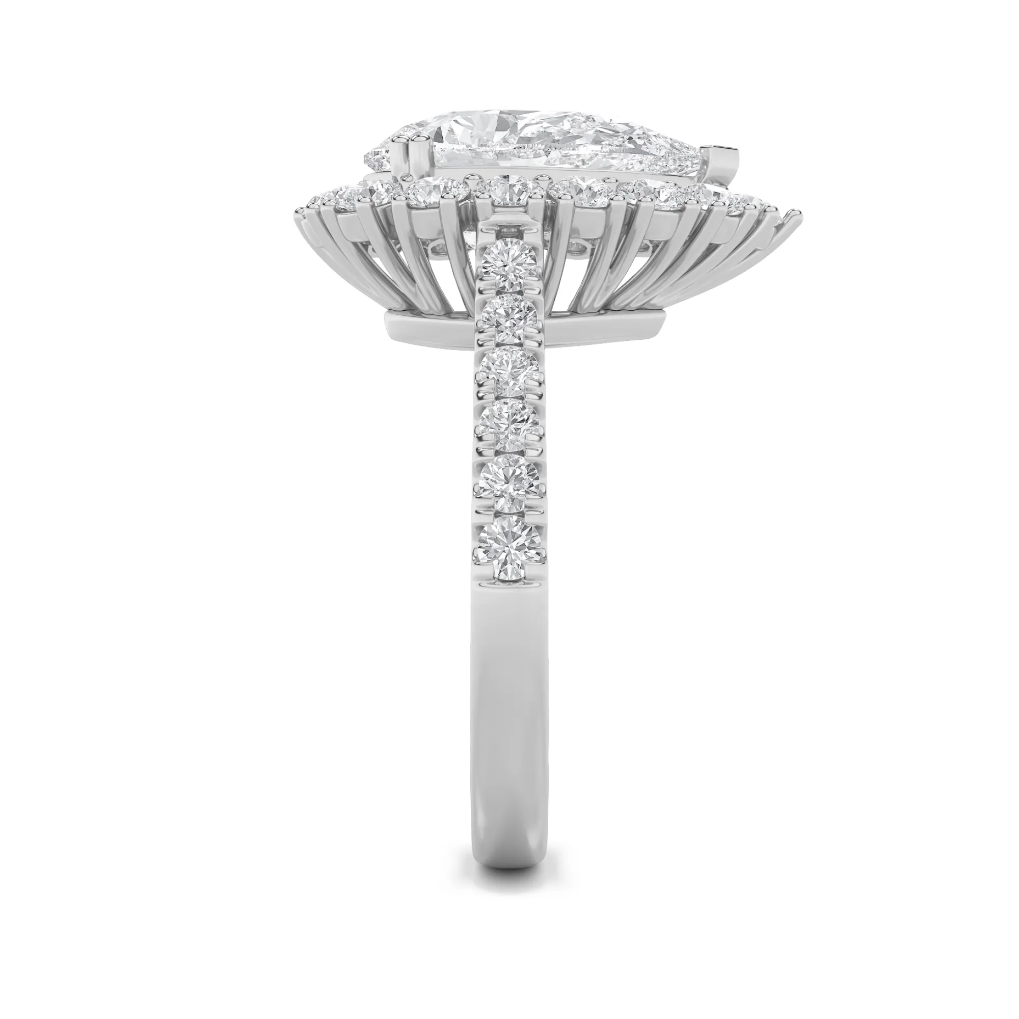 Memoria Viva lab grown diamond ring, detail of the pear diamond