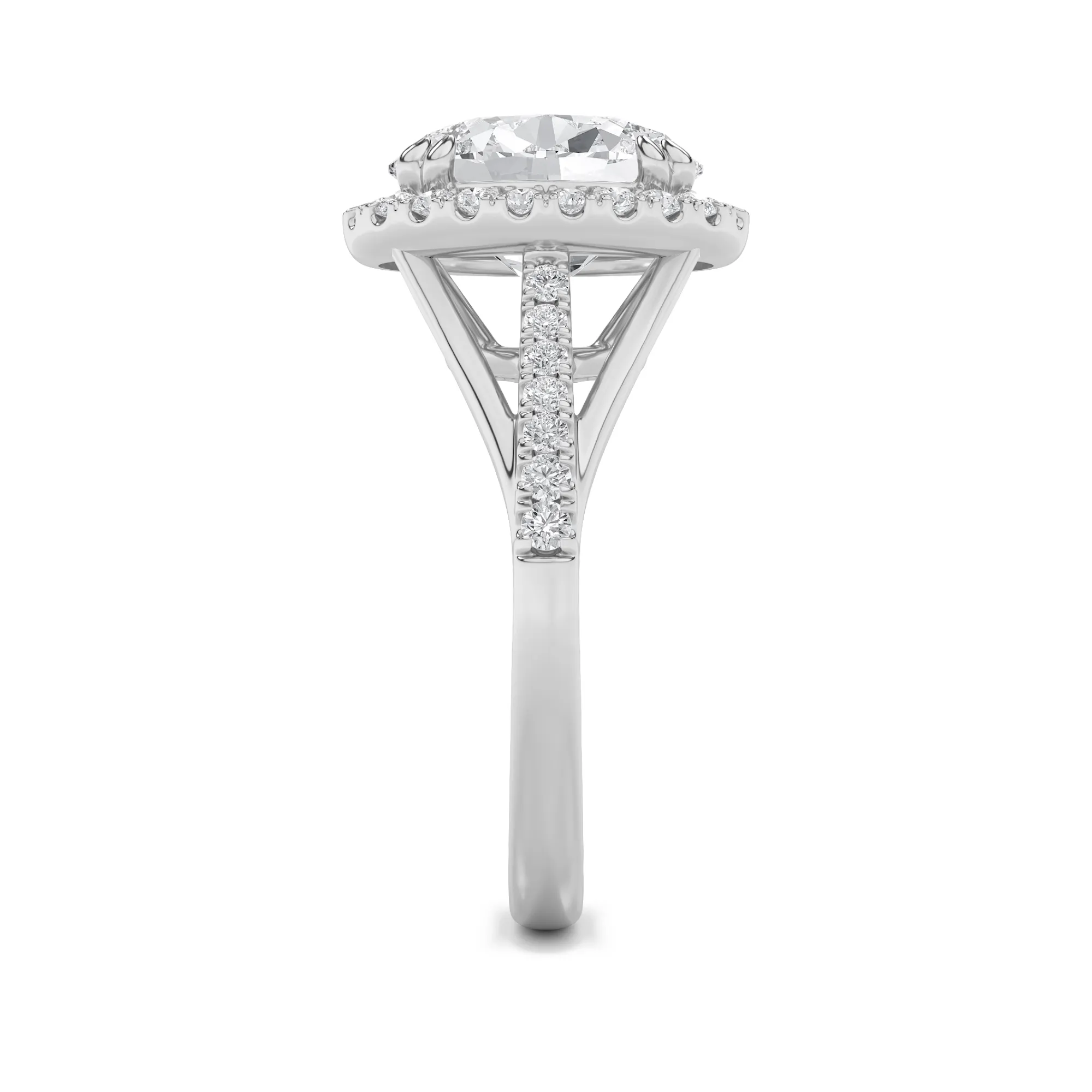 Ribera Perpetua lab grown diamond ring, detail of the oval diamond