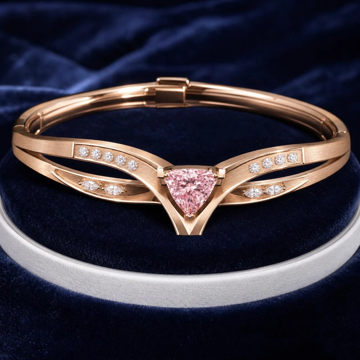 Fiamma Radiosa, 2.5 ct tw trillion lab grown diamond bracelet in rose gold (front view)