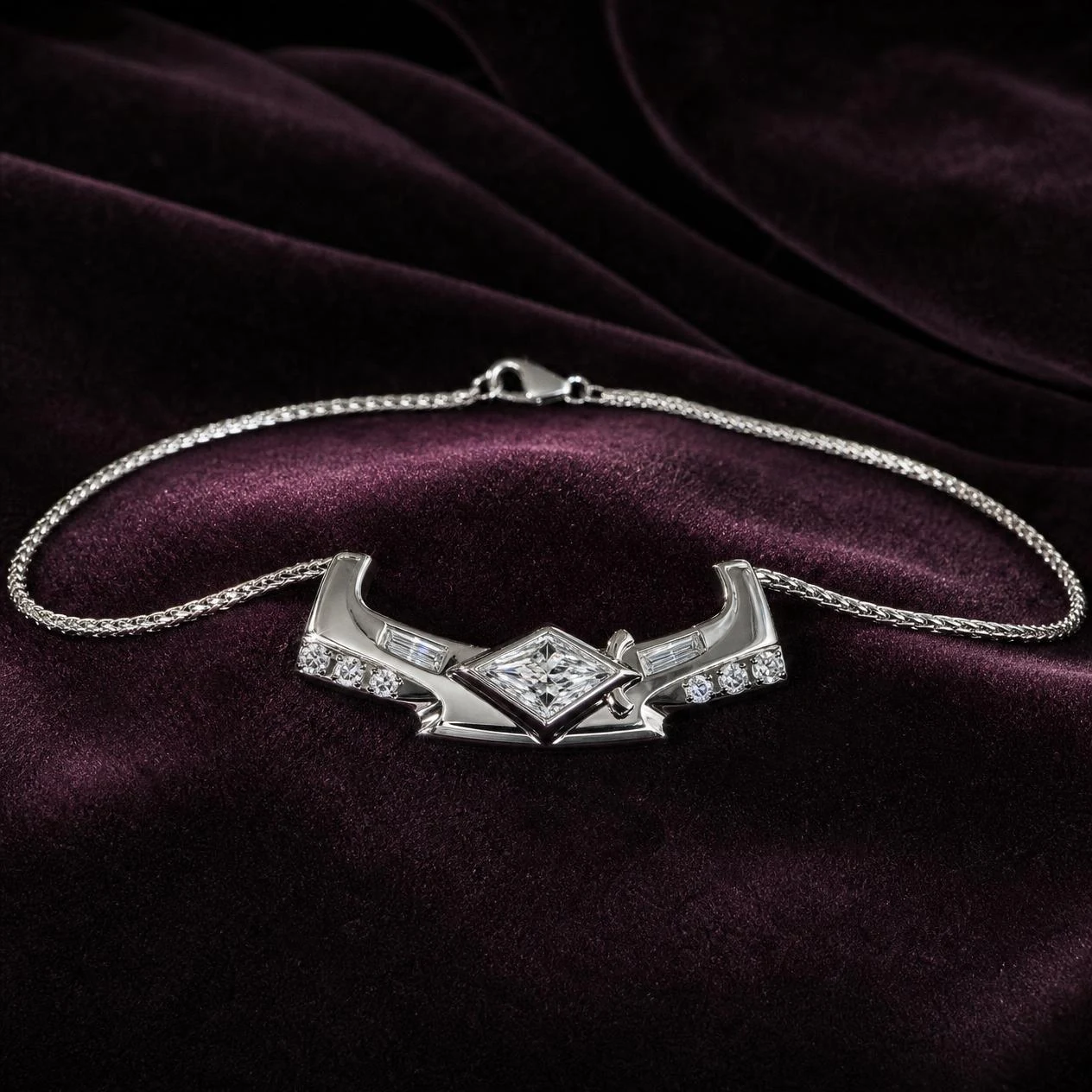 Pretoriano di Roma, 1.4 ct tw kite lab grown diamond men’s necklace in 18K white gold (front view)
