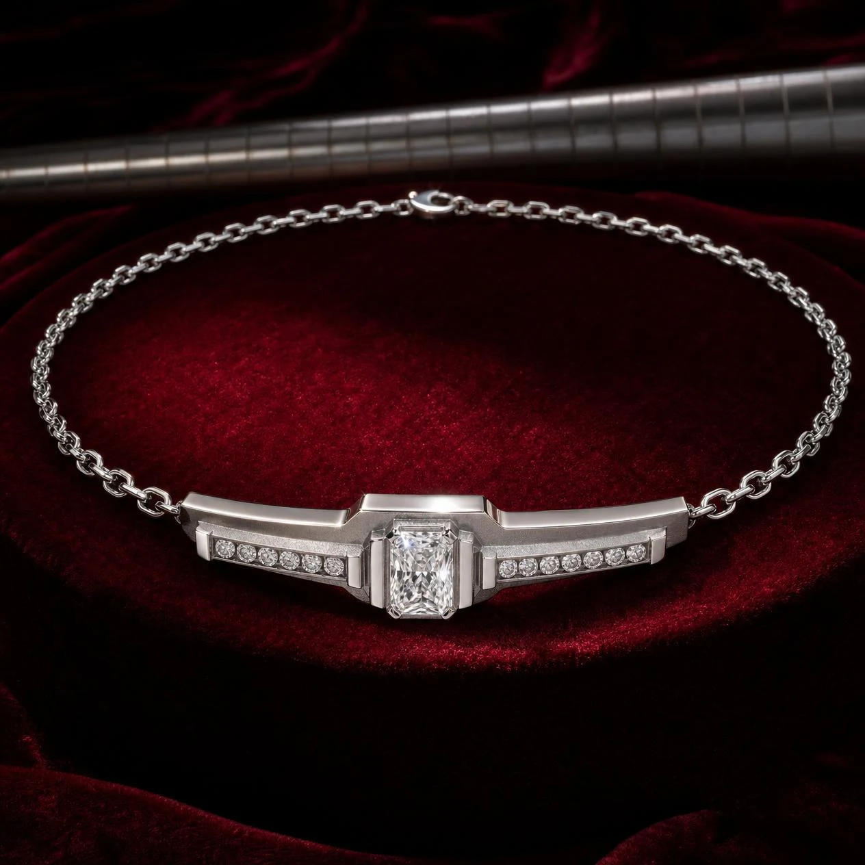 Elmo di Ferro, 2.14 ct tw radiant lab grown diamond men’s necklace in 18K white gold (front view)