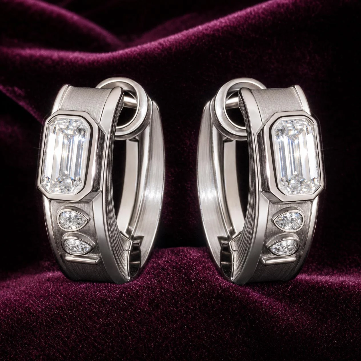 Molo Saldo, 5.2 ct tw baguette lab grown diamond men’s earrings in 18K white gold (front view)
