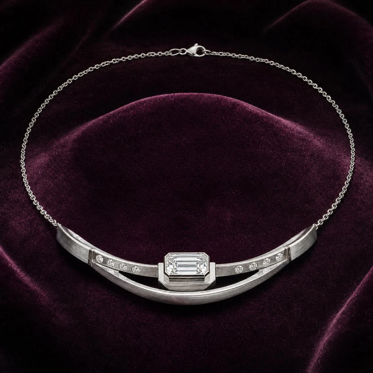 Pellegrino Oscuro, 1.86 ct tw emerald lab grown diamond men’s necklace in 18K white gold (front view)