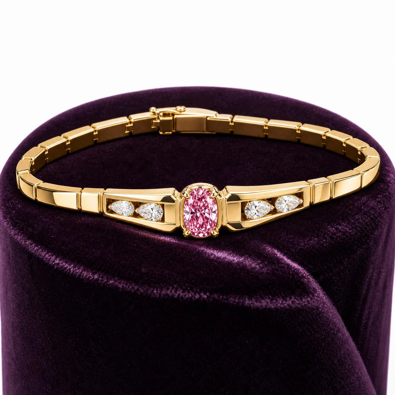 Tramonto Supremo, 1.52 ct tw oval lab grown diamond men’s bracelet in 18K yellow gold (front view)