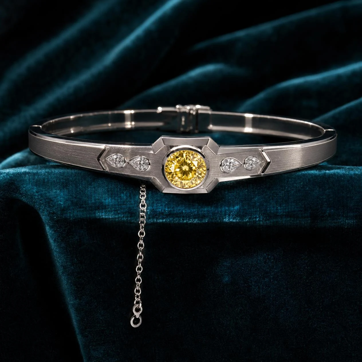 Patrizio d'Oriente, 2.89 ct tw round lab grown diamond men’s bracelet in 18K white gold (front view)