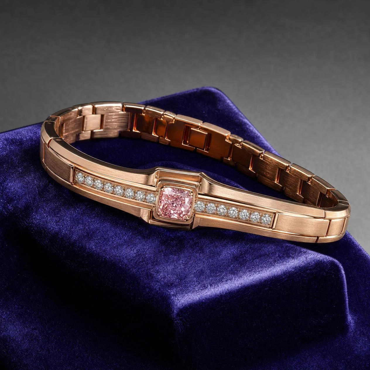 Baluardo Oscuro, 1.62 ct tw cushion lab grown diamond men’s bracelet in rose gold (front view)