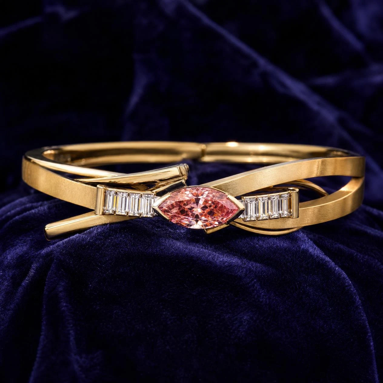 Lavanda Lumineuse, 3.05 ct tw marquise lab grown diamond bracelet in 18K yellow gold (front view)