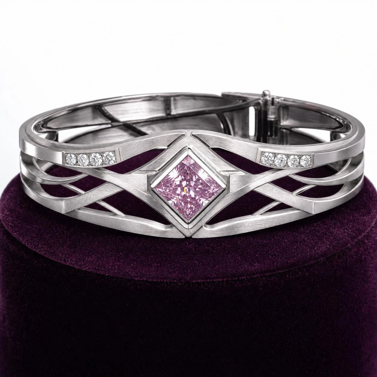 Mare d'Autunno, 2.48 ct tw princess lab grown diamond bracelet in 18K white gold (front view)