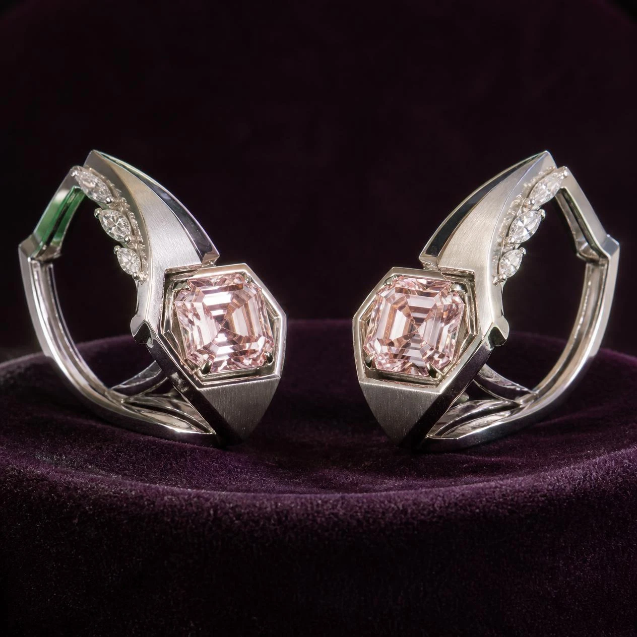Isola Lieve, 4.6 ct tw asscher lab grown diamond earrings in 18K white gold (front view)