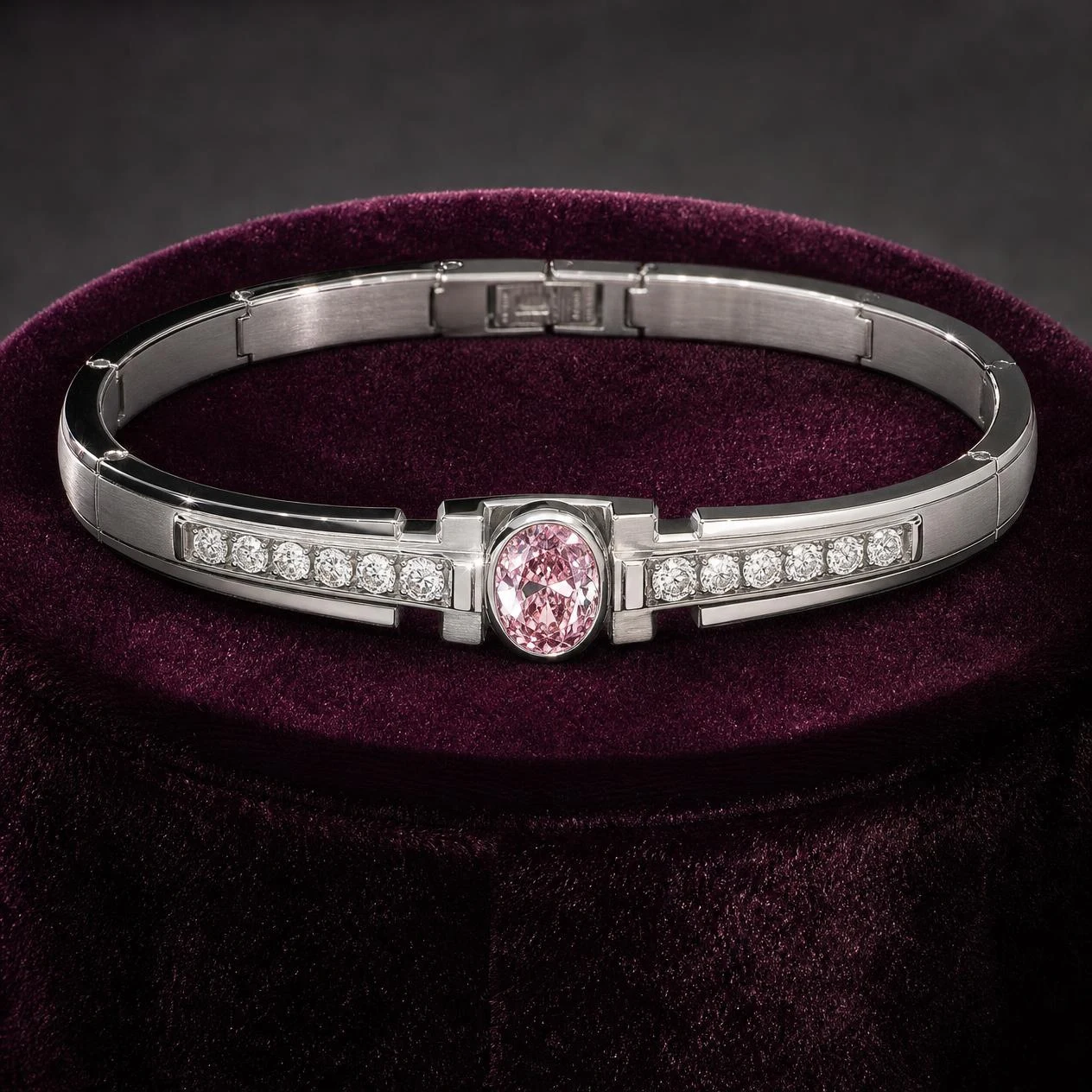 Fortezza d'Occidente, 1.5 ct tw oval lab grown diamond men’s bracelet in 18K white gold (front view)