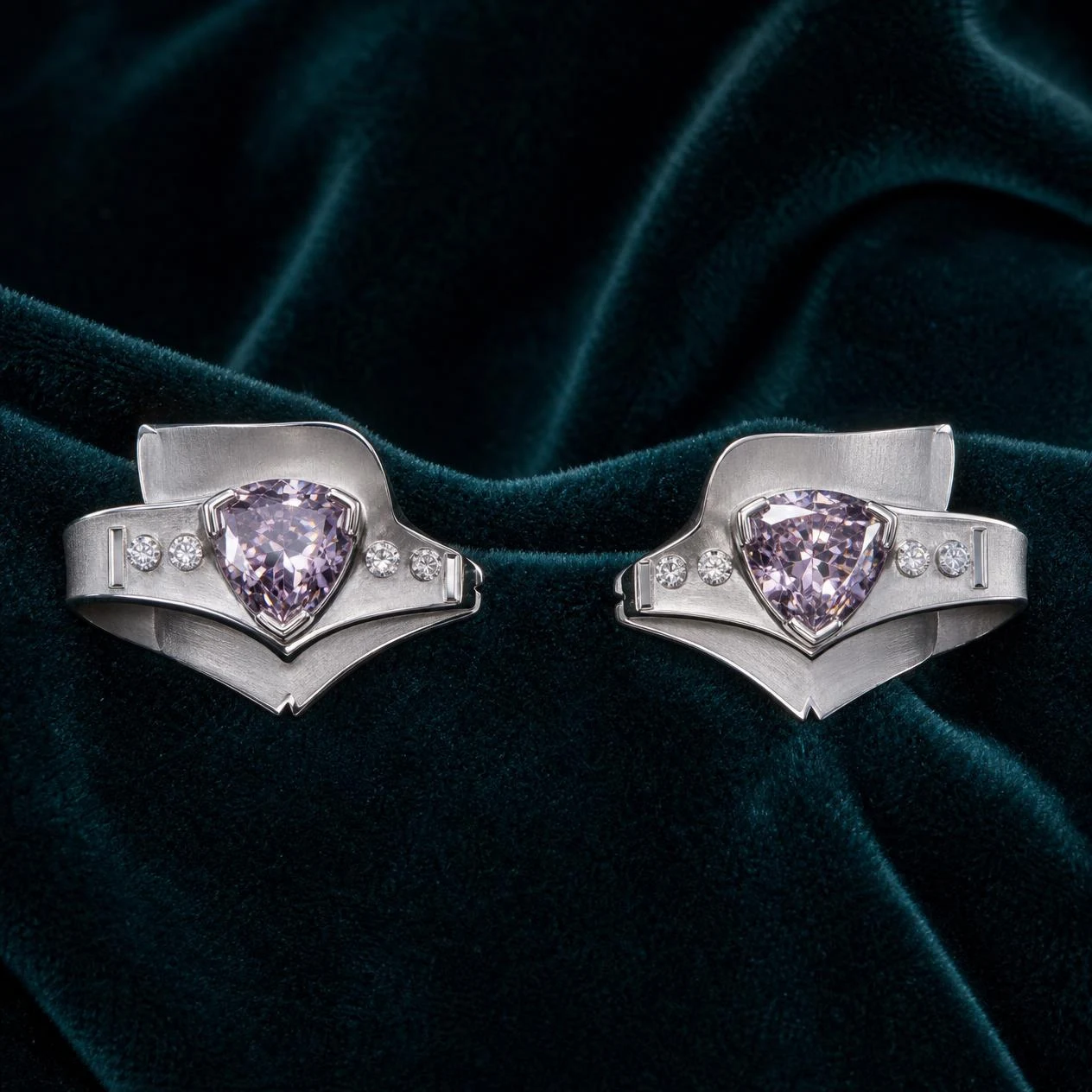 Nebbia Infinita, 3 ct tw trillion lab grown diamond earrings in 18K white gold (front view)