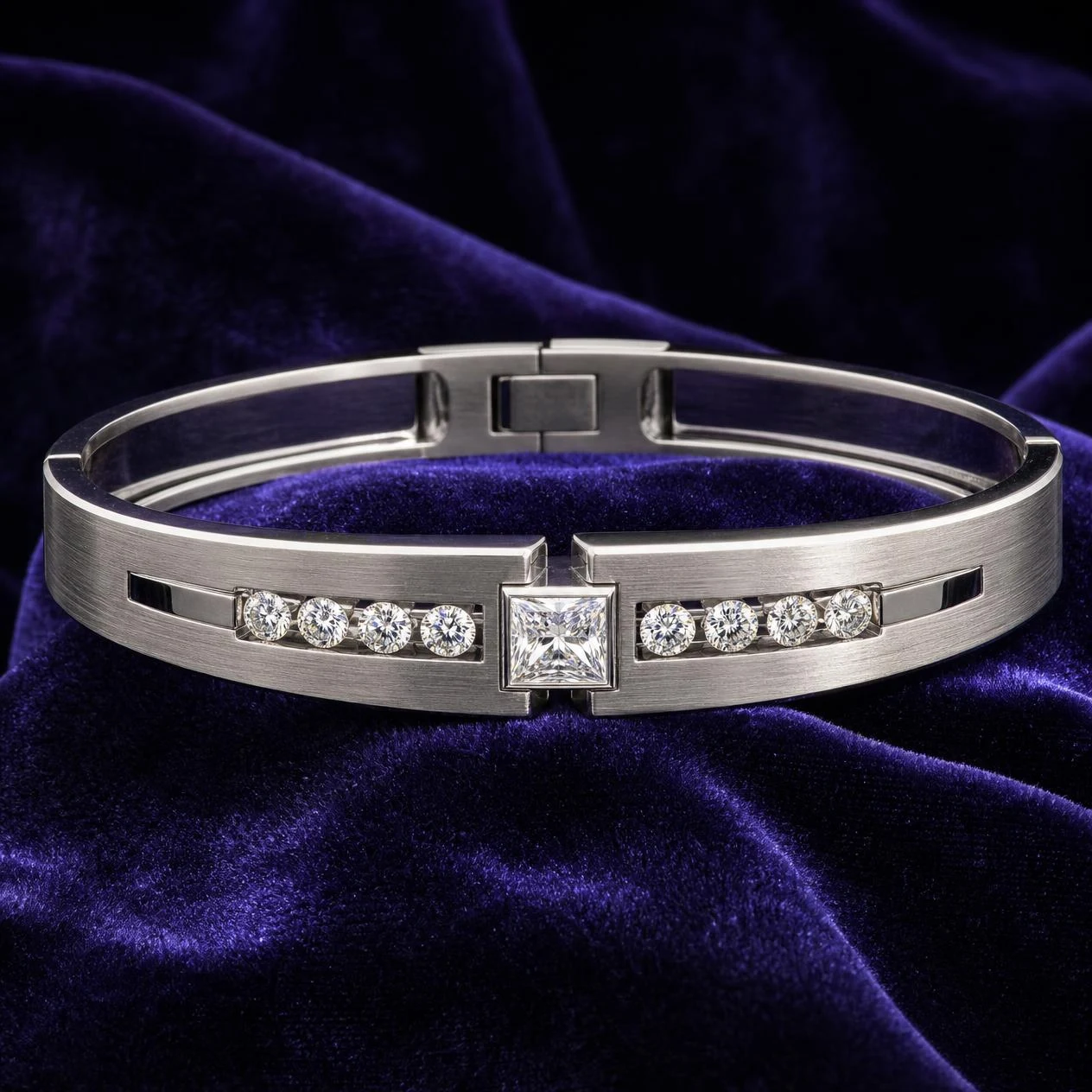 Marmo Fermo, 1.65 ct tw princess lab grown diamond men’s bracelet in 18K white gold (front view)
