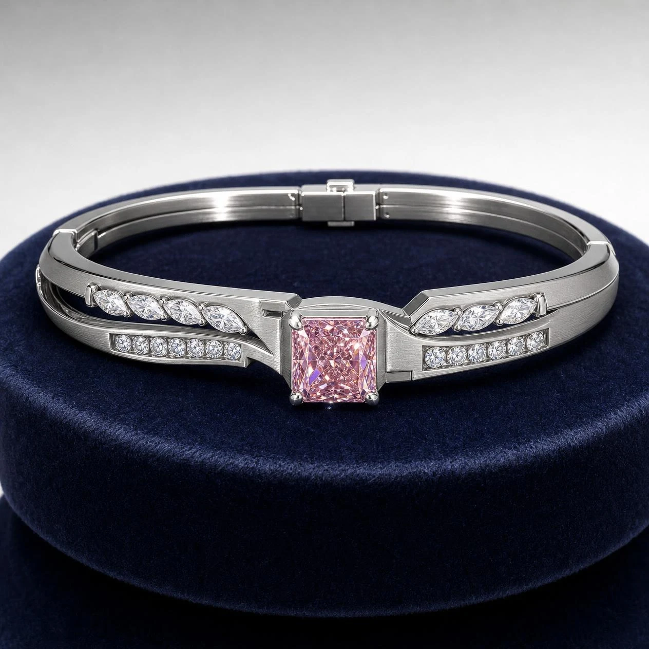 Rive Incantata, 2.68 ct tw radiant lab grown diamond bracelet in 18K white gold (front view)