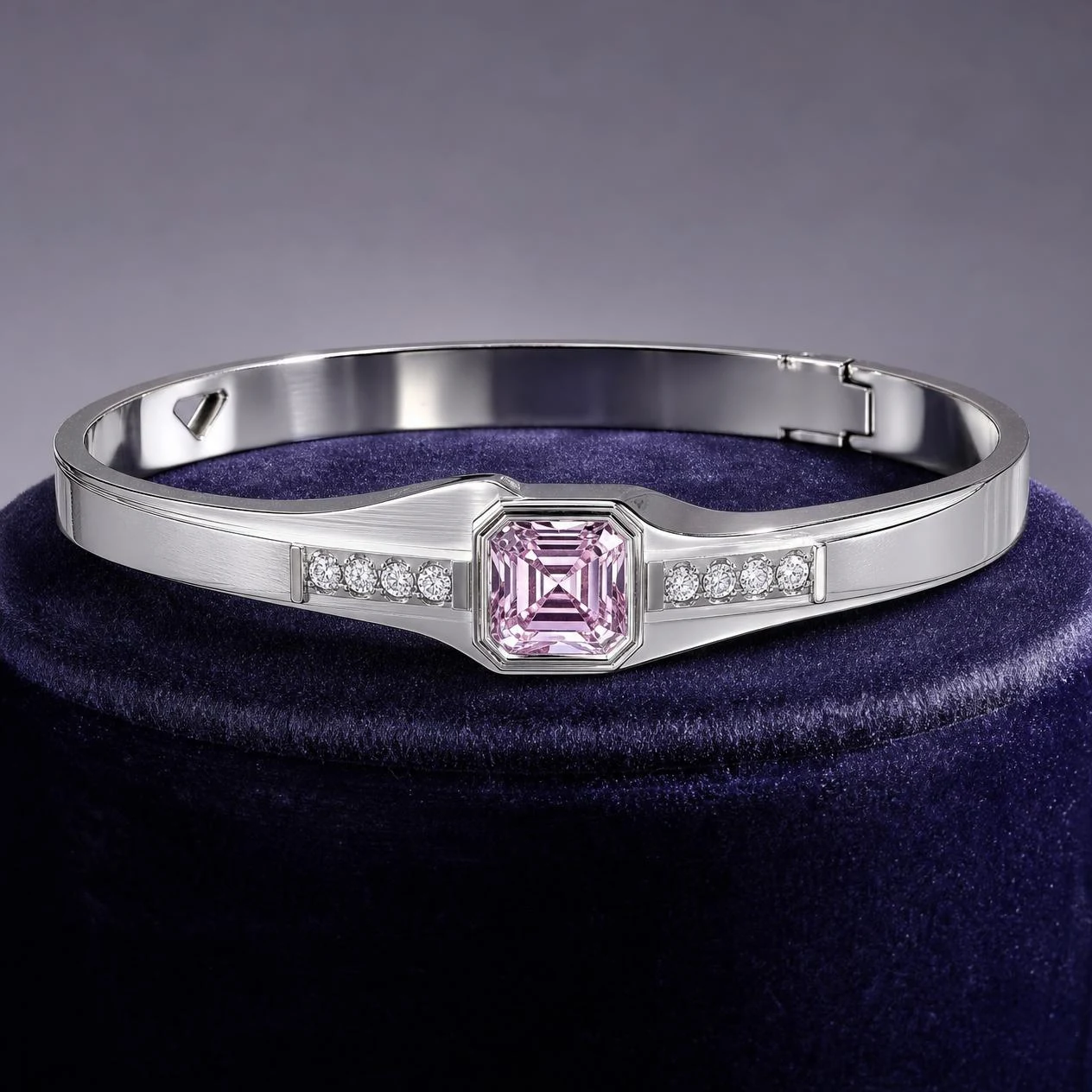 Orchidea Lumineuse, 2.64 ct tw asscher lab grown diamond bracelet in 18K white gold (front view)