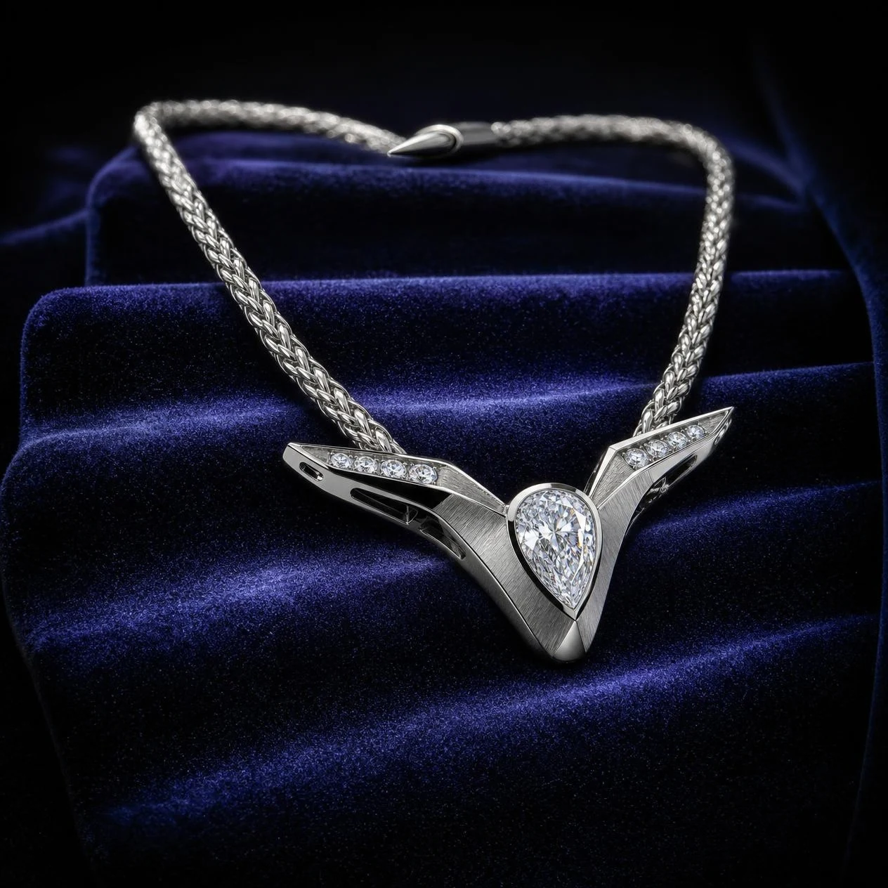 Imperatore Nero, 2.32 ct tw pear lab grown diamond men’s necklace in 18K white gold (front view)