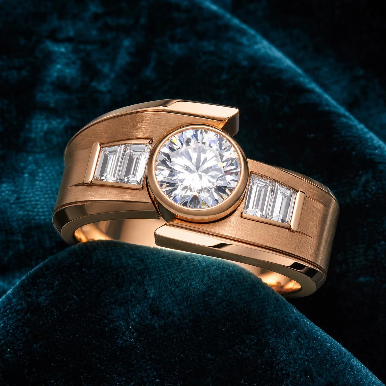 Tribuno Nobile, 2.66 ct tw round lab grown diamond men’s ring in rose gold (front view)