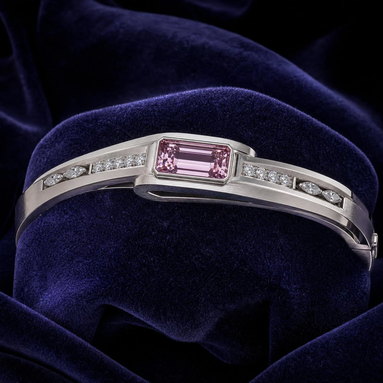 Cascata Sospesa, 2.92 ct tw emerald lab grown diamond bracelet in 18K white gold (front view)