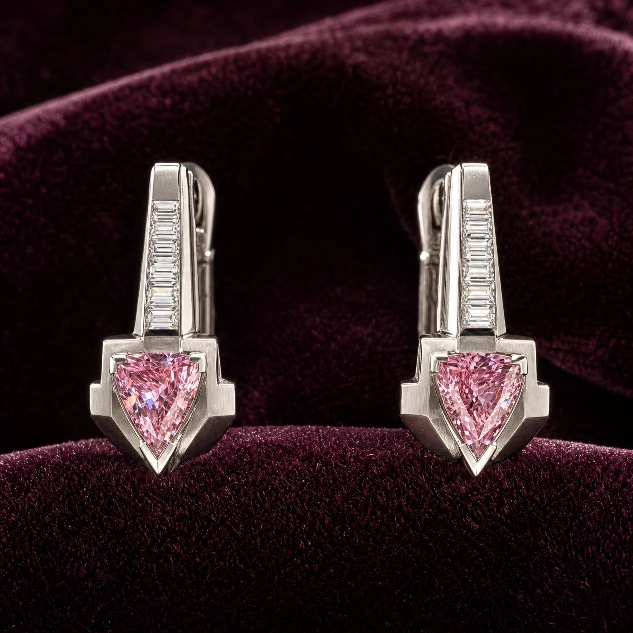 Dolce d'Autunno, 3.4 ct tw trillion lab grown diamond earrings in 18K white gold (front view)