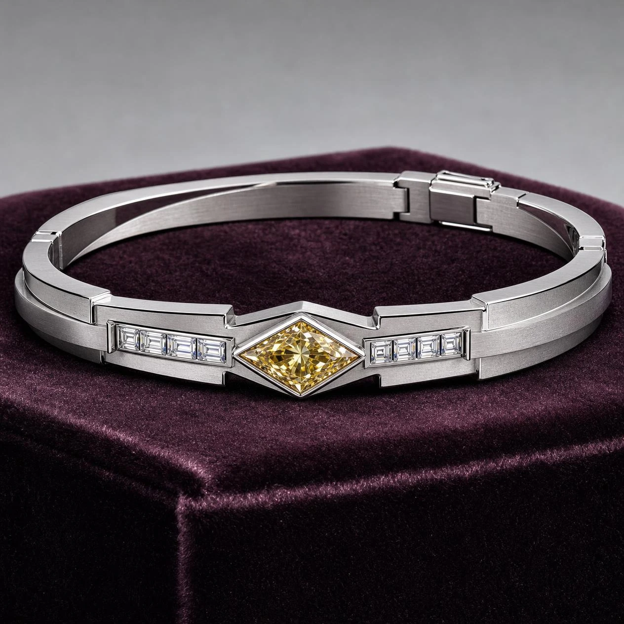 Comandante di Bronzo, 2.02 ct tw kite lab grown diamond men’s bracelet in 18K white gold (front view)
