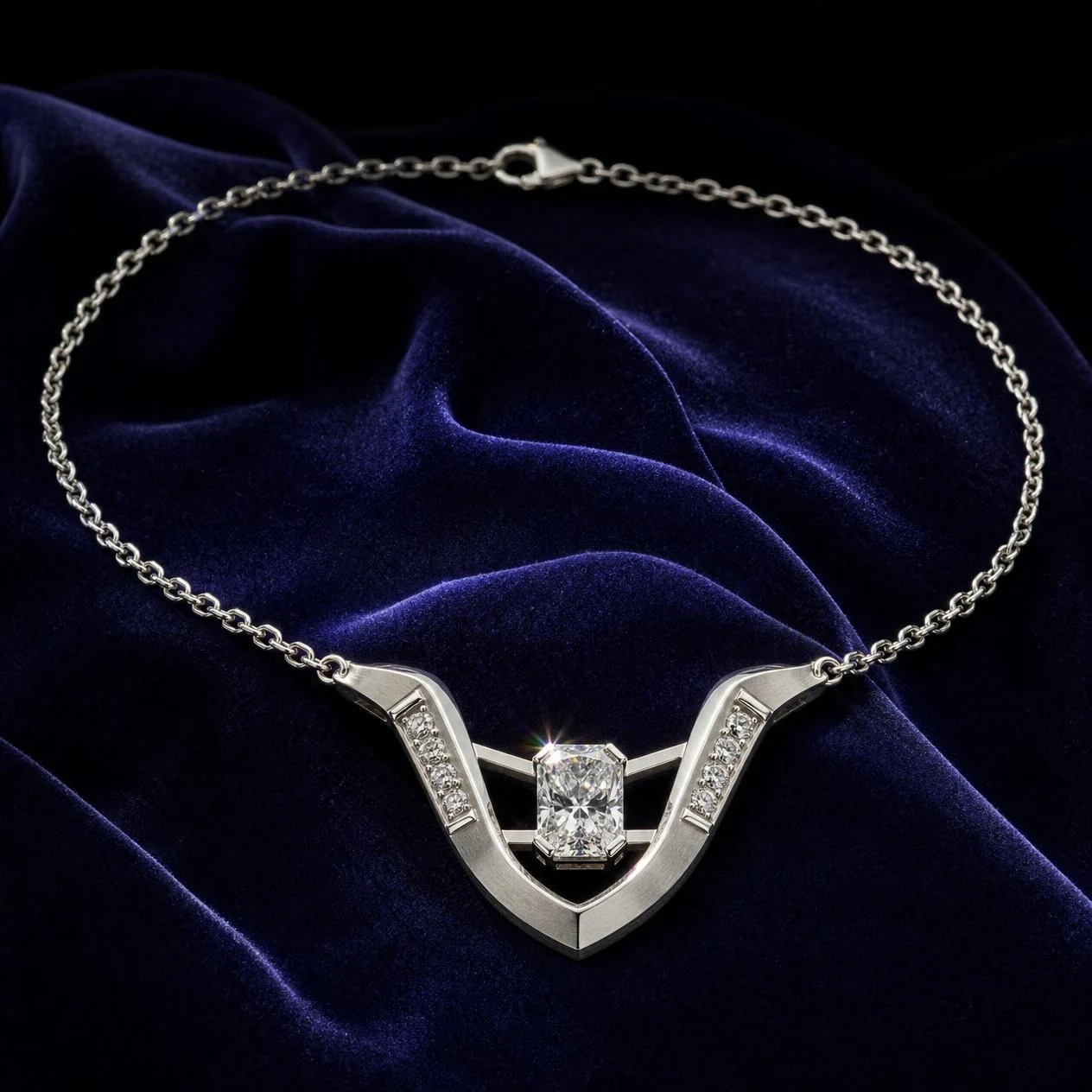 Orizzonte del Nord, 2.52 ct tw radiant lab grown diamond men’s necklace in 18K white gold (front view)