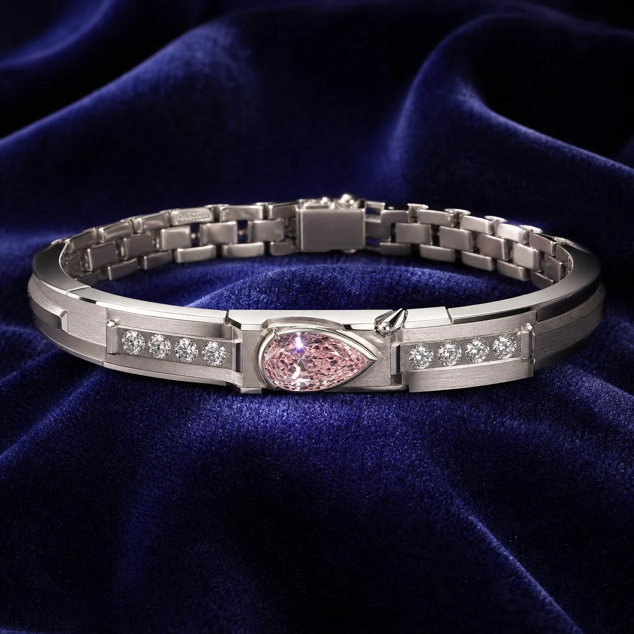 Ammiraglio Tenace, 1.66 ct tw pear lab grown diamond men’s bracelet in 18K white gold (front view)