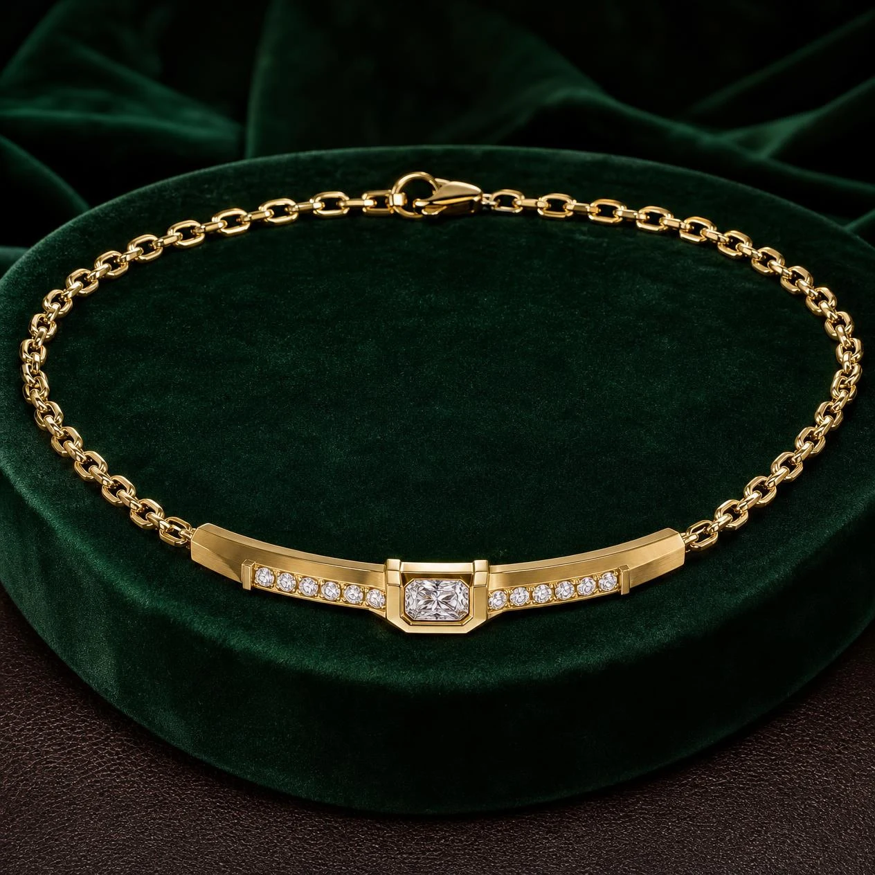 Uragano Antico, 0.79 ct tw radiant lab grown diamond men’s necklace in 14K yellow gold (front view)