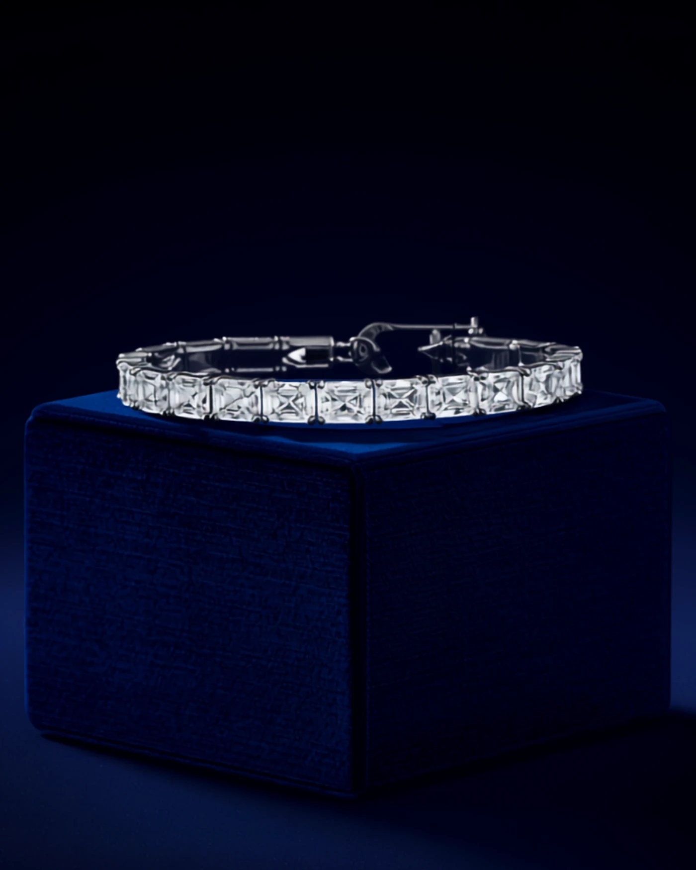 Cristallo Fermo — 2N Master-Artisan recreation, shown in clear diamond and fancy colour