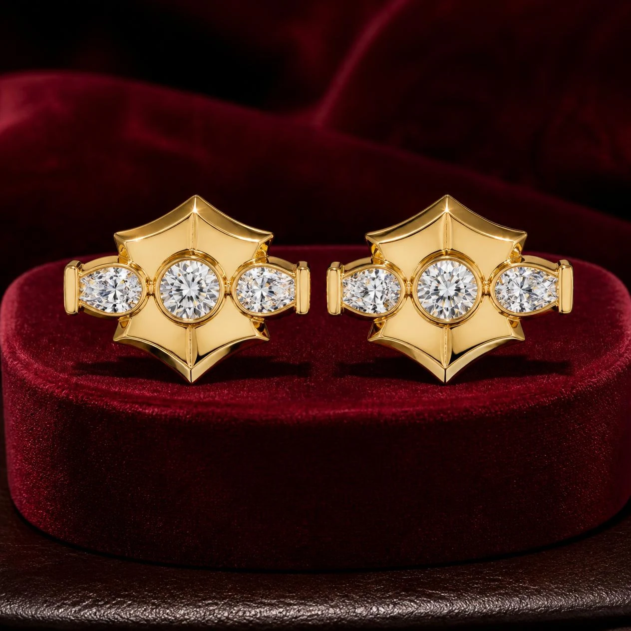 Cavaliere d'Ebano, 2.24 ct tw round lab grown diamond men’s earrings in 14K yellow gold (front view)