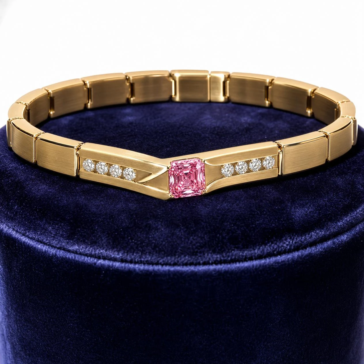 Melodia Danzante, 1.14 ct tw radiant lab grown diamond bracelet in 14K yellow gold (front view)