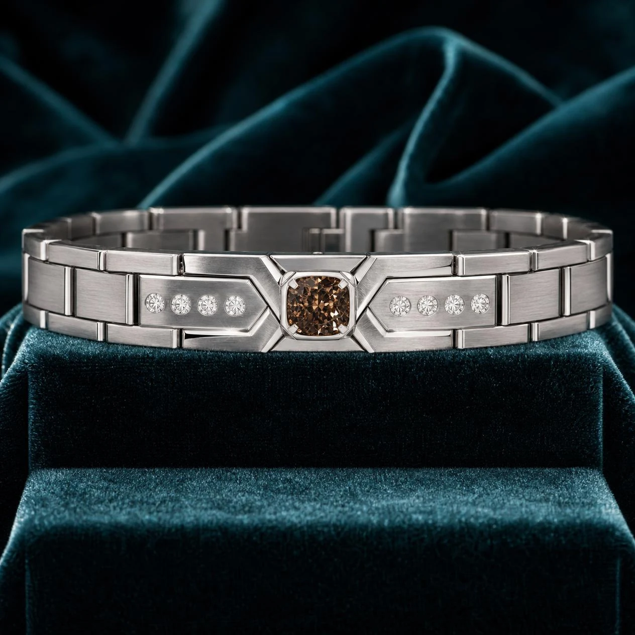 Nord Fermo, 0.92 ct tw cushion lab grown diamond men’s bracelet in 14K white gold (front view)