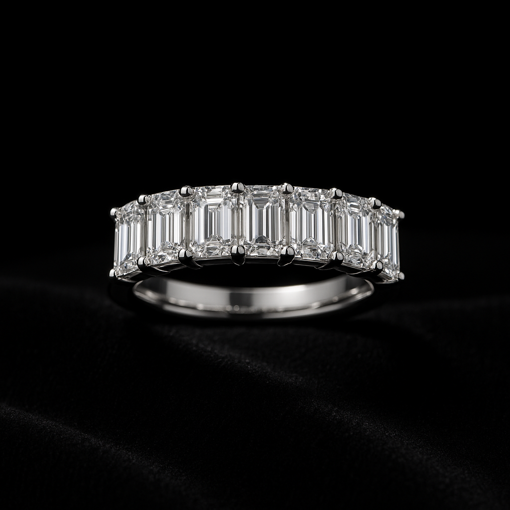 Luce Eterna — 2N Master-Artisan recreation, shown in clear diamond and fancy colour