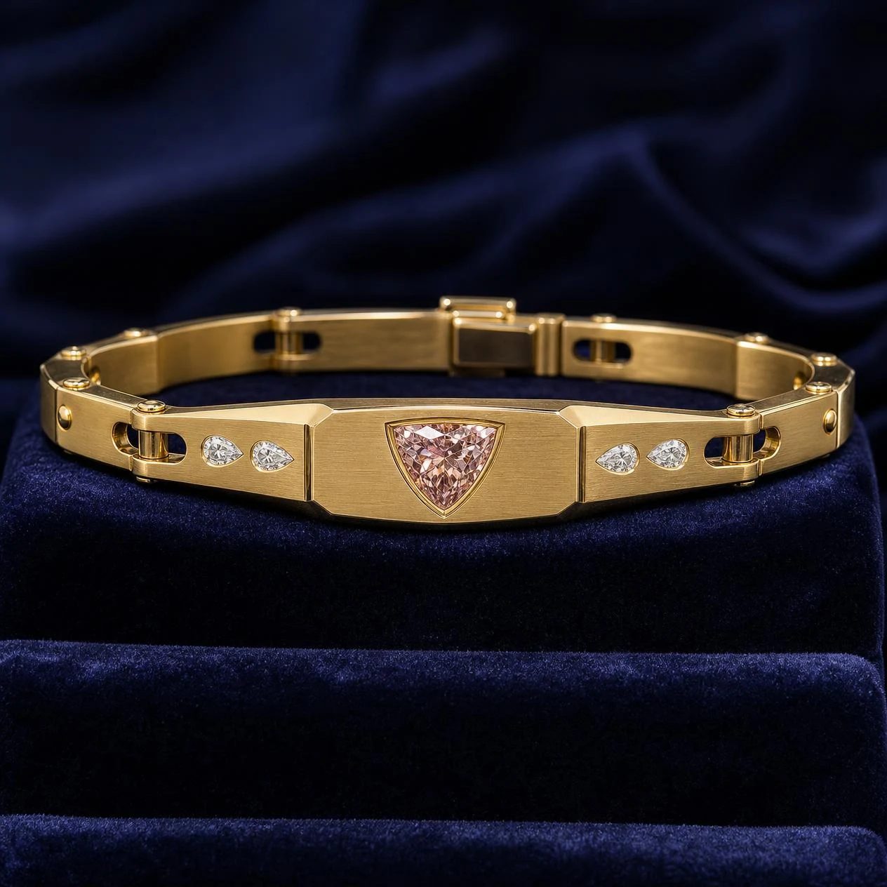 Duca Maestoso, 1.23 ct tw trillion lab grown diamond men’s bracelet in 14K yellow gold (front view)