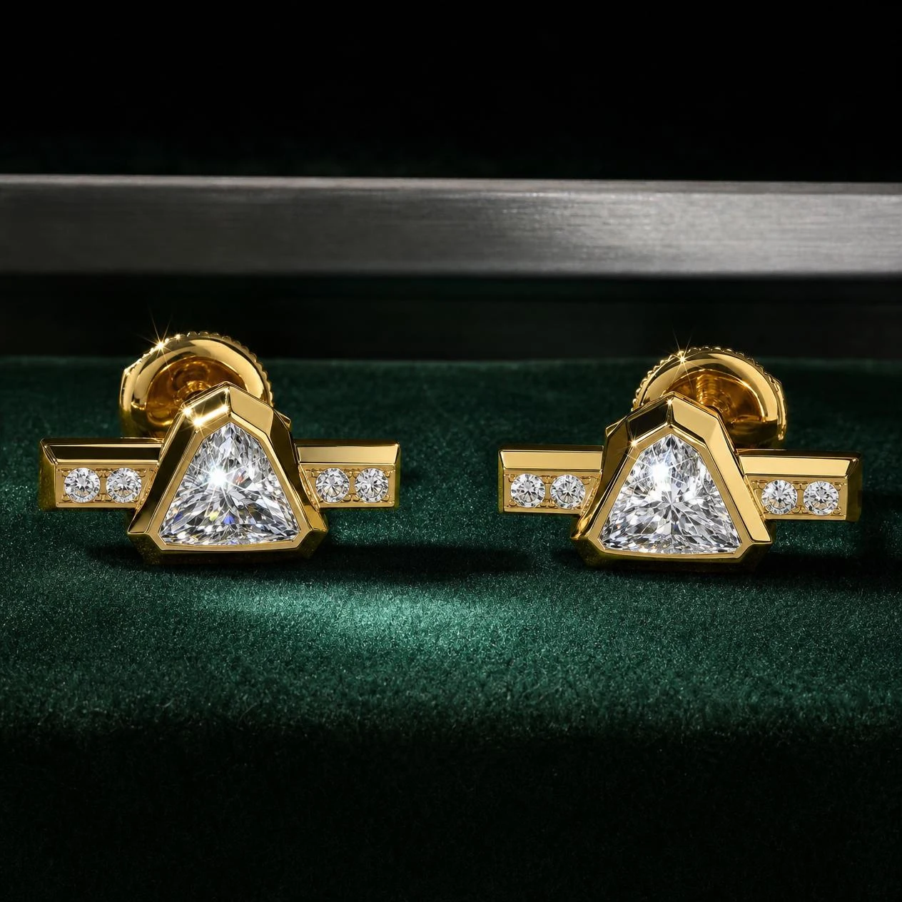 Tribuno Tenace, 2.04 ct tw trillion lab grown diamond men’s earrings in 14K yellow gold (front view)
