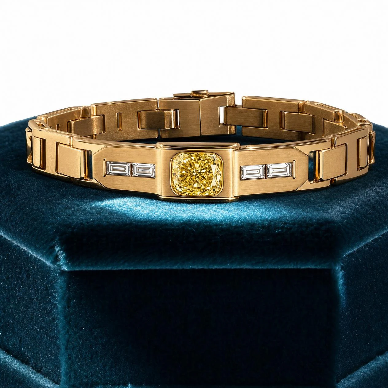 Ammiraglio Oscuro, 1.19 ct tw cushion lab grown diamond men’s bracelet in 14K yellow gold (front view)