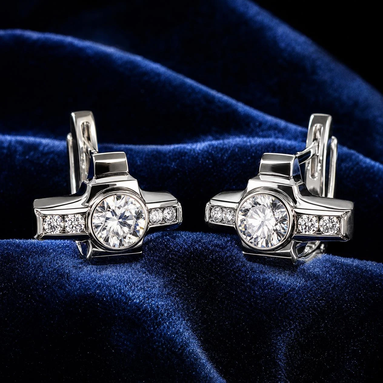 Tramonto d'Oriente, 2.64 ct tw round lab grown diamond men’s earrings in 14K white gold (front view)
