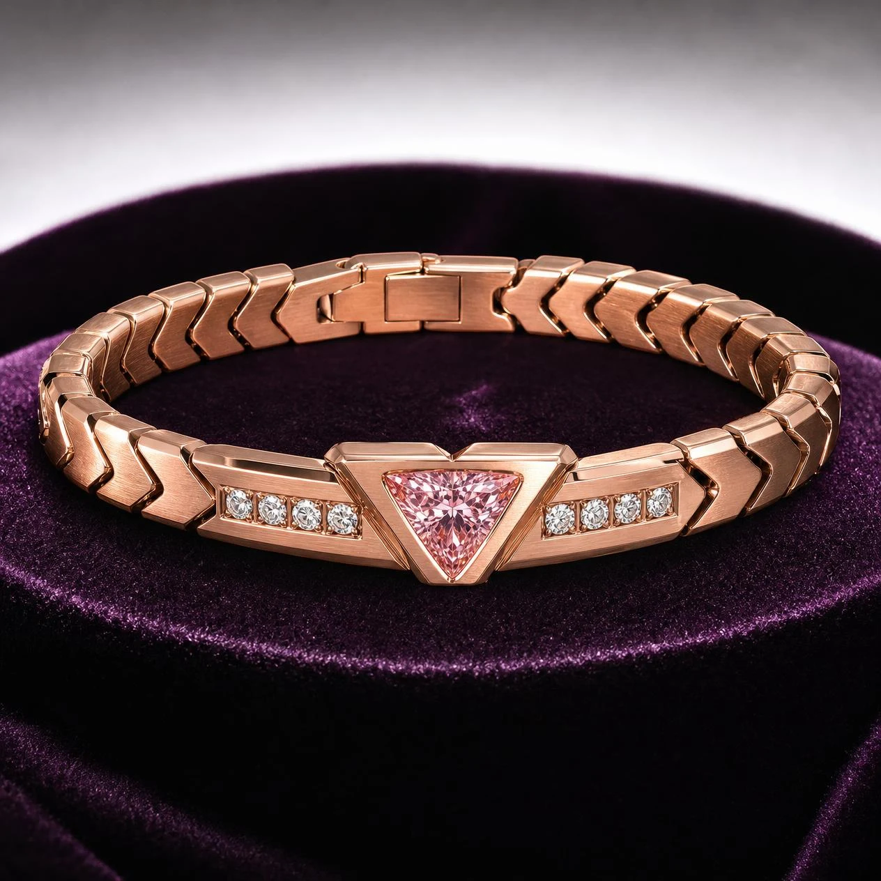 Imperatore di Venezia, 1.27 ct tw trillion lab grown diamond men’s bracelet in rose gold (front view)