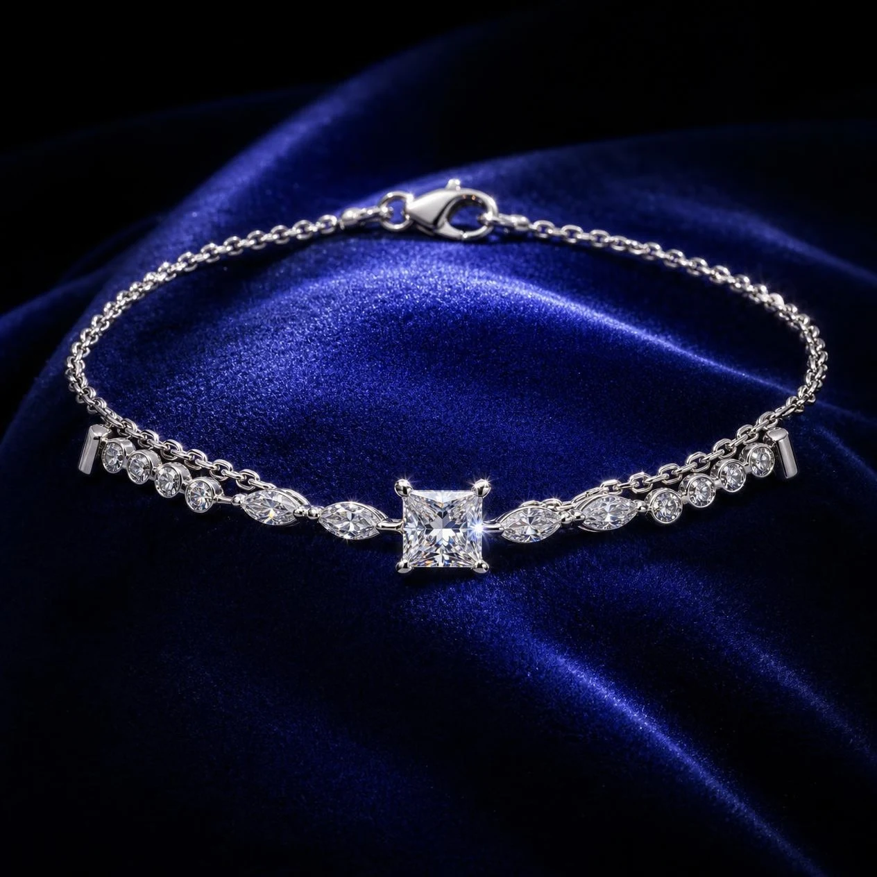 Mare Voilée, 1.36 ct tw princess lab grown diamond bracelet in 14K white gold (front view)
