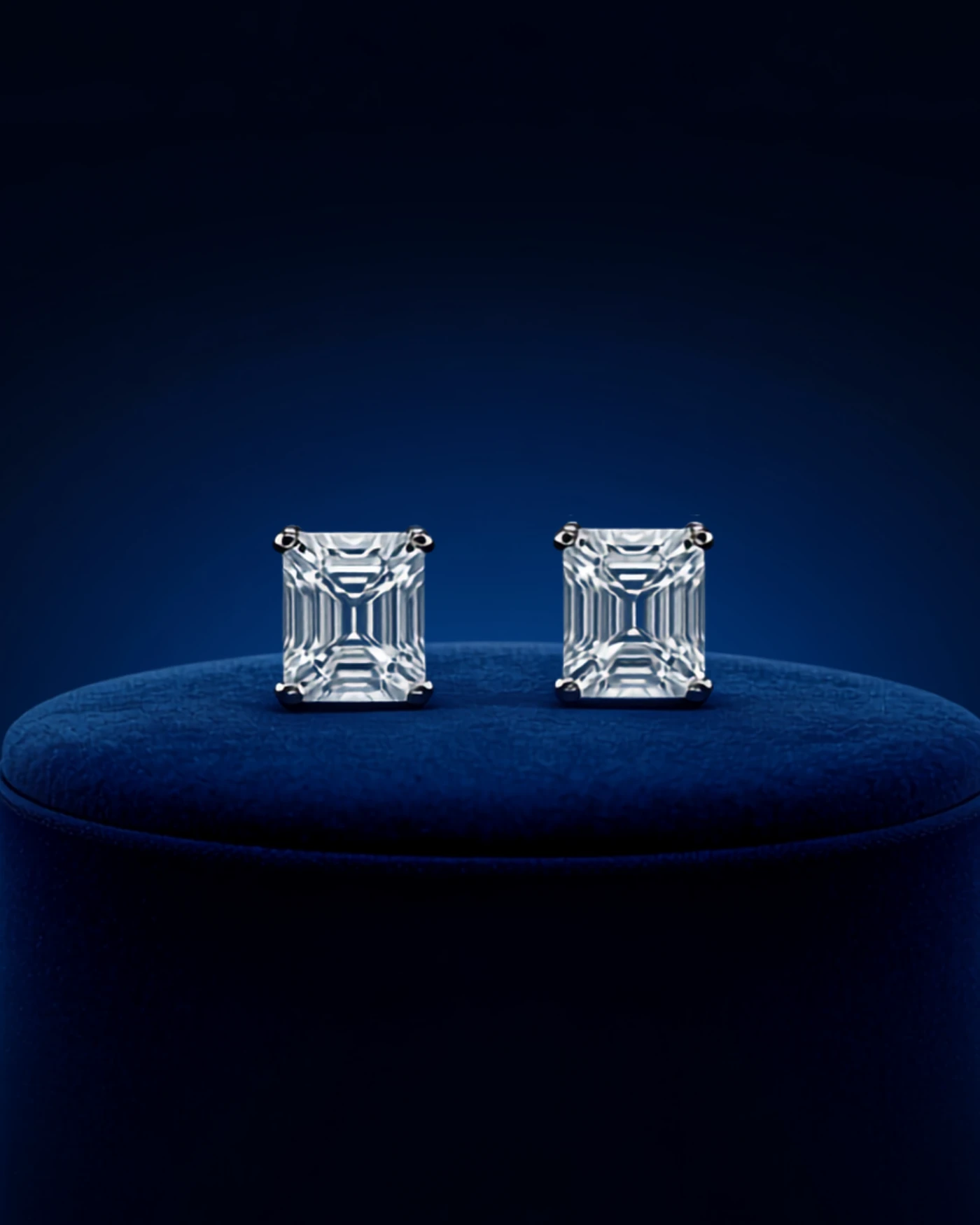 Sala Silente — 2N Master-Artisan recreation, shown in clear diamond and fancy colour