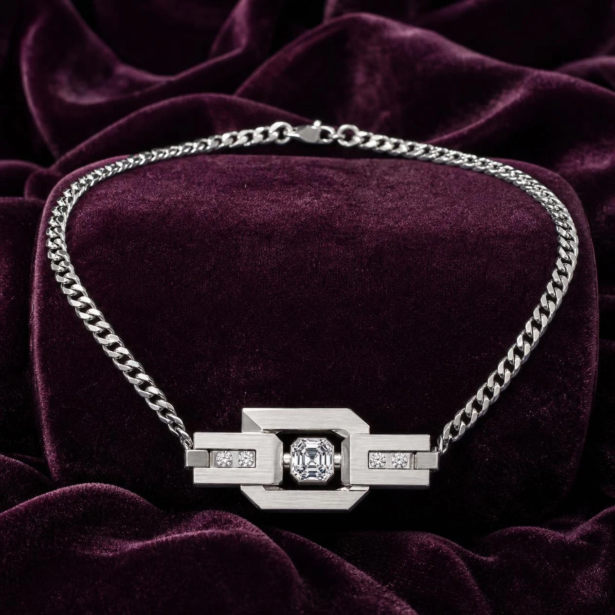 Orizzonte del Sud, 1.13 ct tw asscher lab grown diamond men’s necklace in 14K white gold (front view)