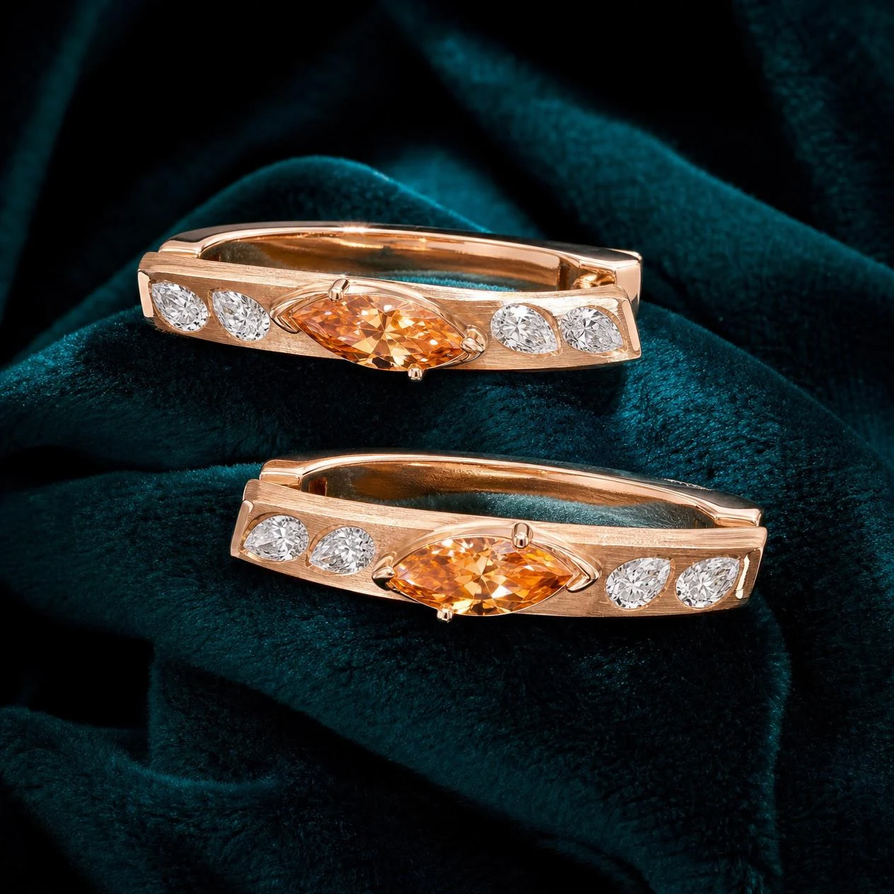 Cometa Lumineuse, 1.5 ct tw marquise lab grown diamond earrings in rose gold (front view)