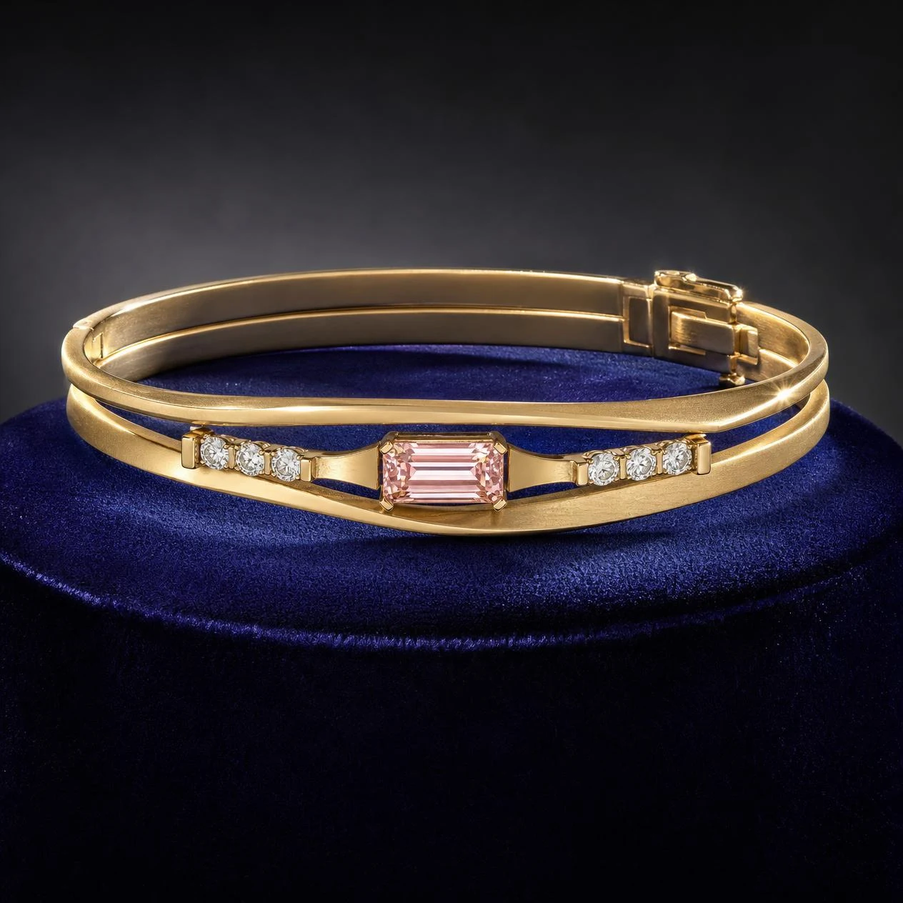 Ambra di Rugiada, 0.73 ct tw baguette lab grown diamond bracelet in 14K yellow gold (front view)