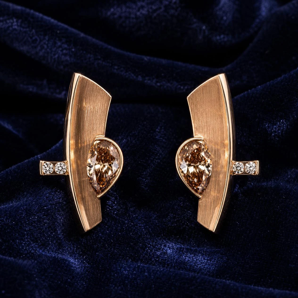 Mare Preziosa, 1.88 ct tw pear lab grown diamond earrings in rose gold (front view)