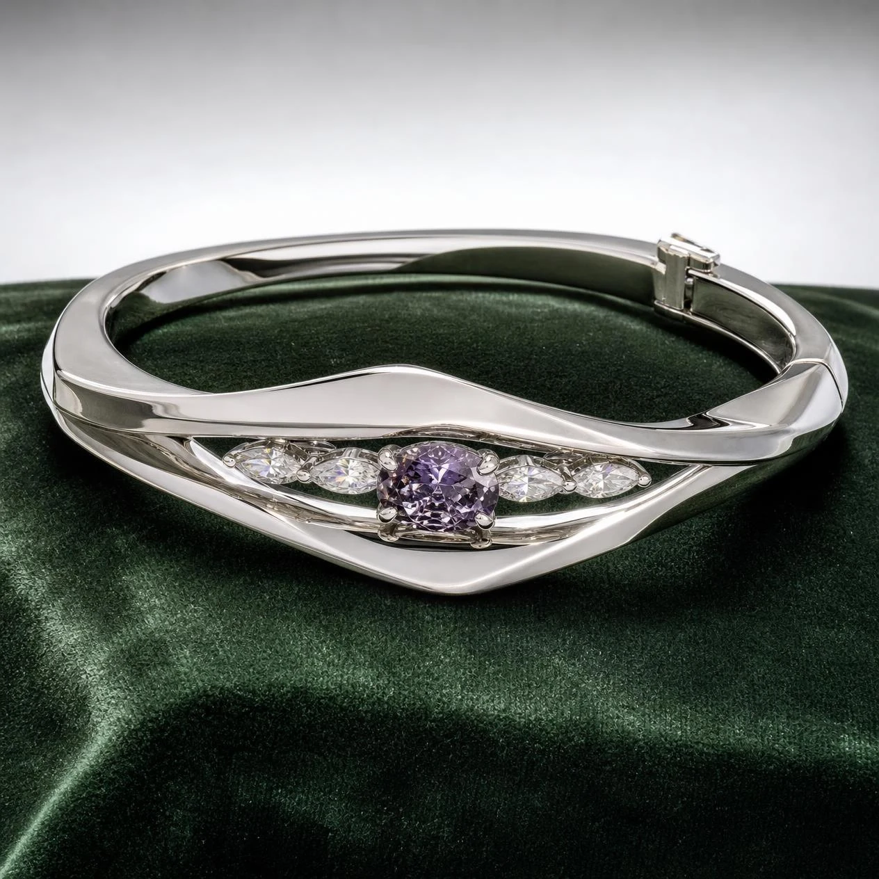 Ciel Sognante, 0.88 ct tw oval lab grown diamond bracelet in 14K white gold (front view)