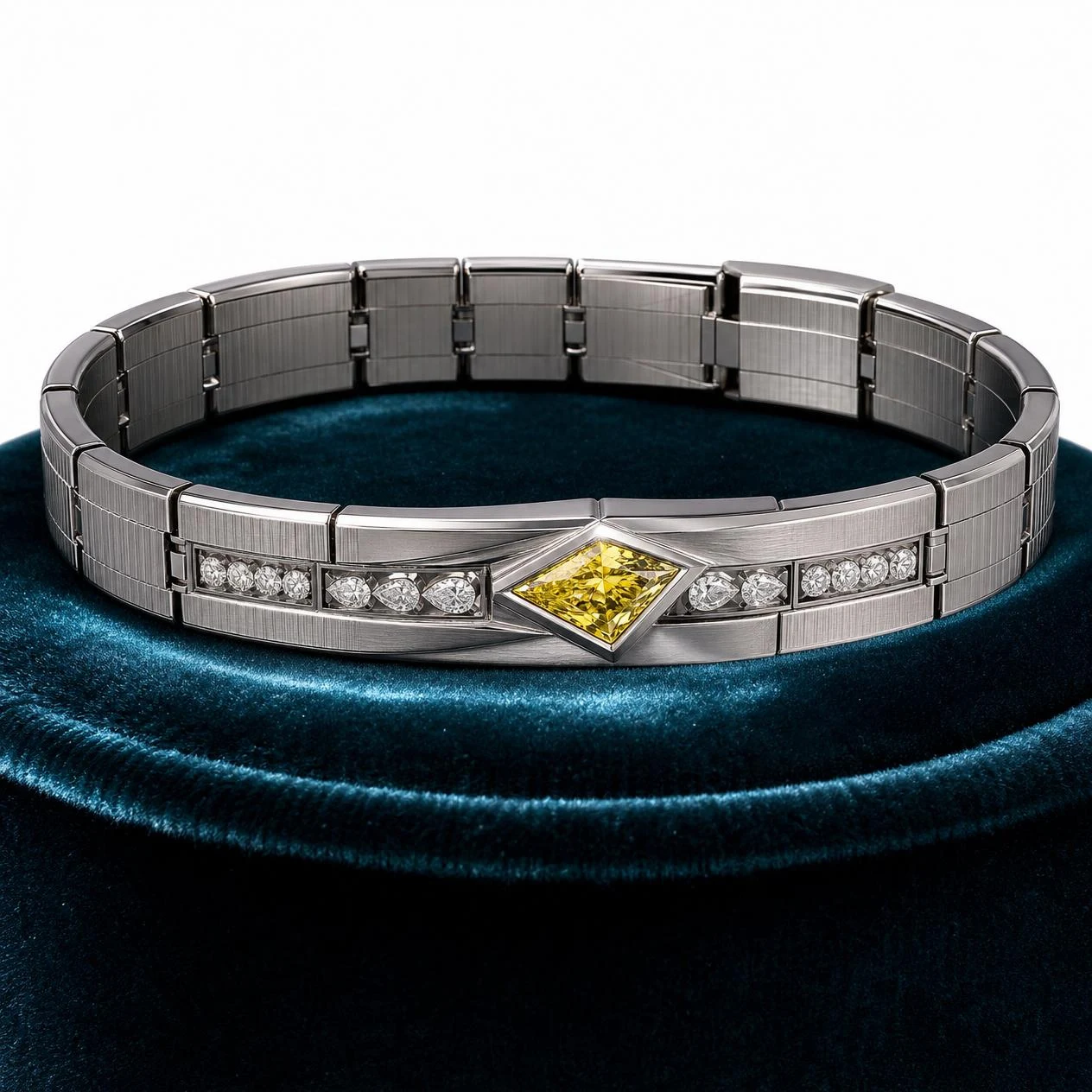 Faro Vigile, 1.4 ct tw kite lab grown diamond men’s bracelet in 14K white gold (front view)