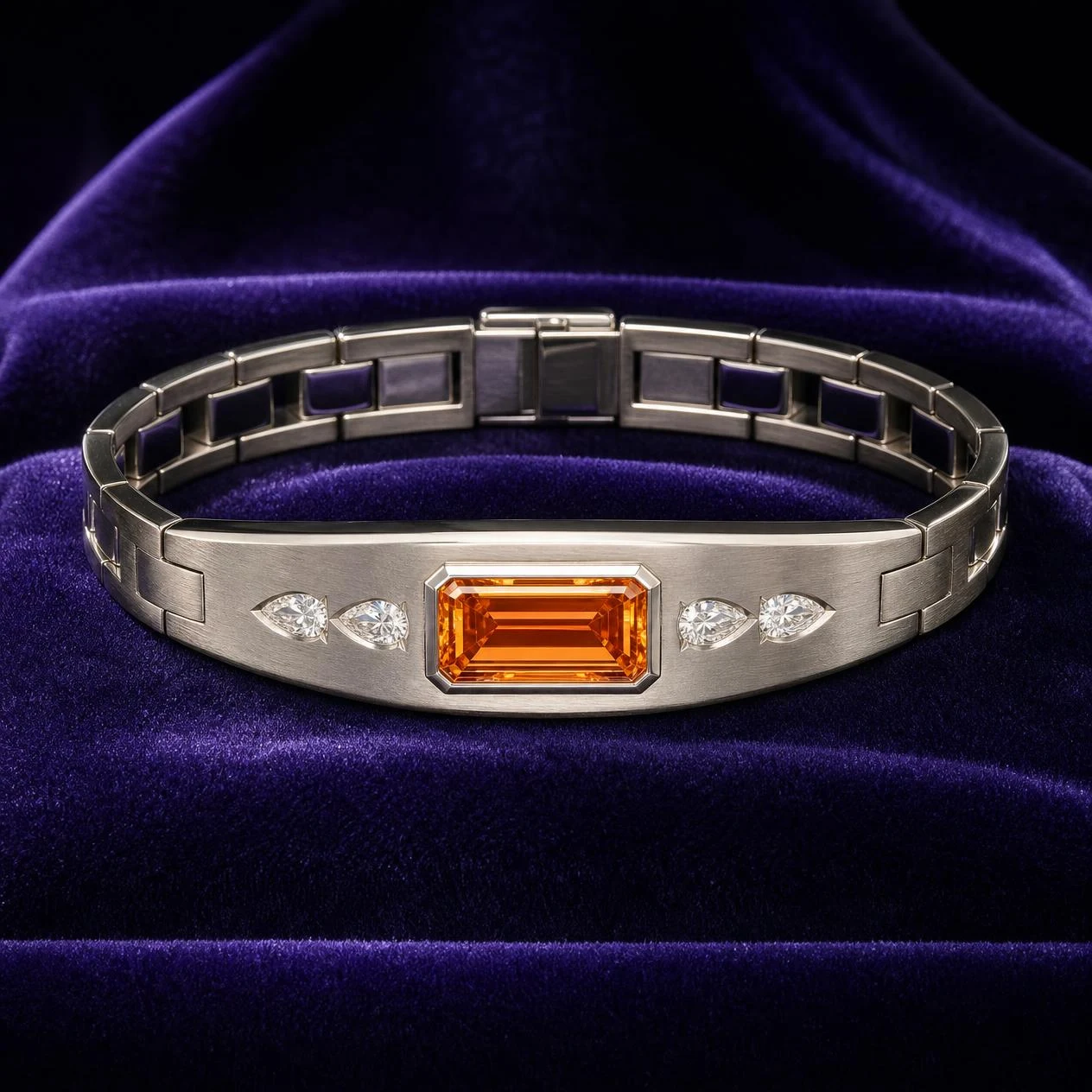 Corsaro d'Oriente, 1.1 ct tw emerald lab grown diamond men’s bracelet in 14K white gold (front view)
