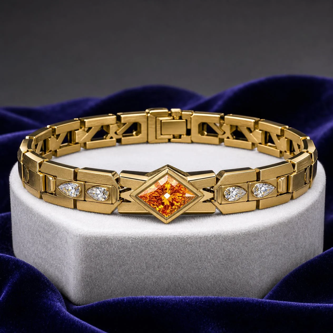 Tramonto Saldo, 1.42 ct tw kite lab grown diamond men’s bracelet in 14K yellow gold (front view)